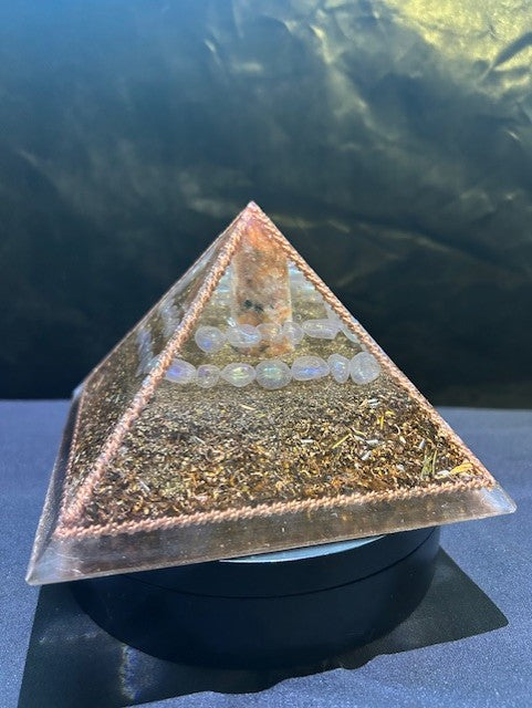 Giza Medium Sunstone &amp; Moonstone Pyramid
