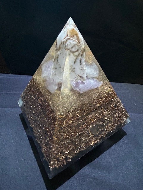 Sphalerite &amp; Quartz Master Crystal Pyramid